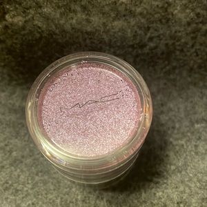MAC cosmetics | Stack of 2 crushed metallic pigment | Light Violet Grape